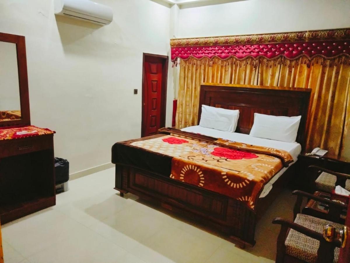 New Royal Residency Pechs Hotel Karachi Buitenkant foto