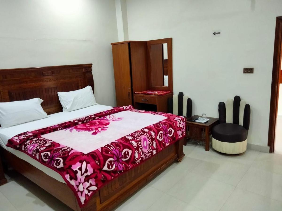 New Royal Residency Pechs Hotel Karachi Buitenkant foto