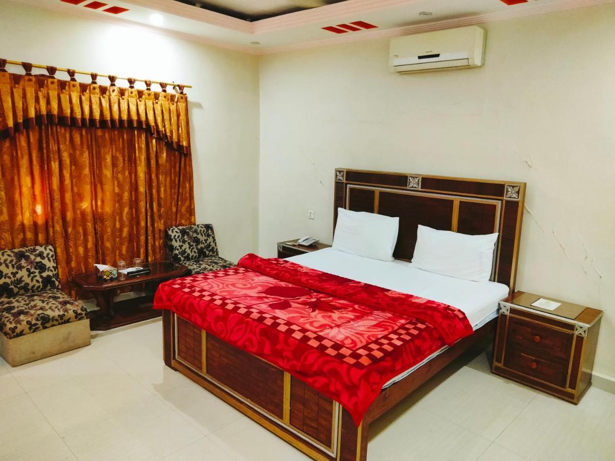 New Royal Residency Pechs Hotel Karachi Buitenkant foto